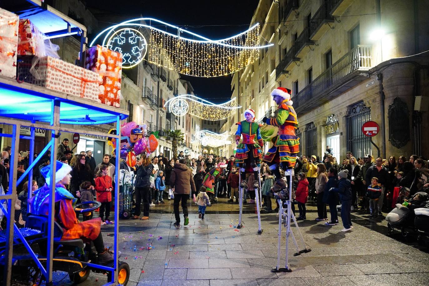 La aparición de los Carteros de Navidad en Salamanca, en imágenes