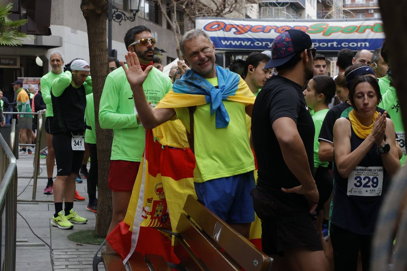 Ambientazo en las calles con la V Carrera Popular &#039;Corre con tu médico&#039;