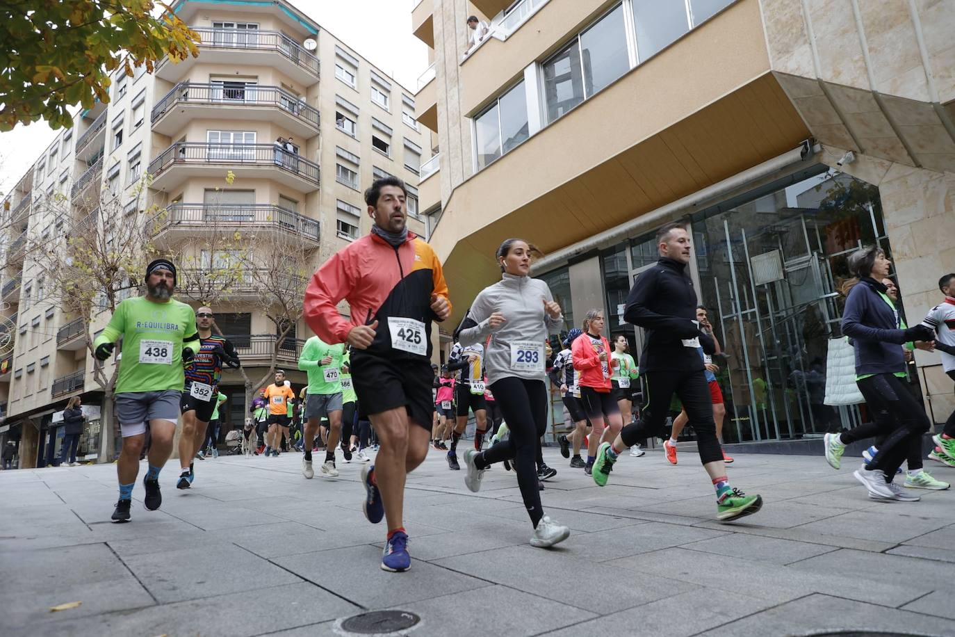 Ambientazo en las calles con la V Carrera Popular &#039;Corre con tu médico&#039;