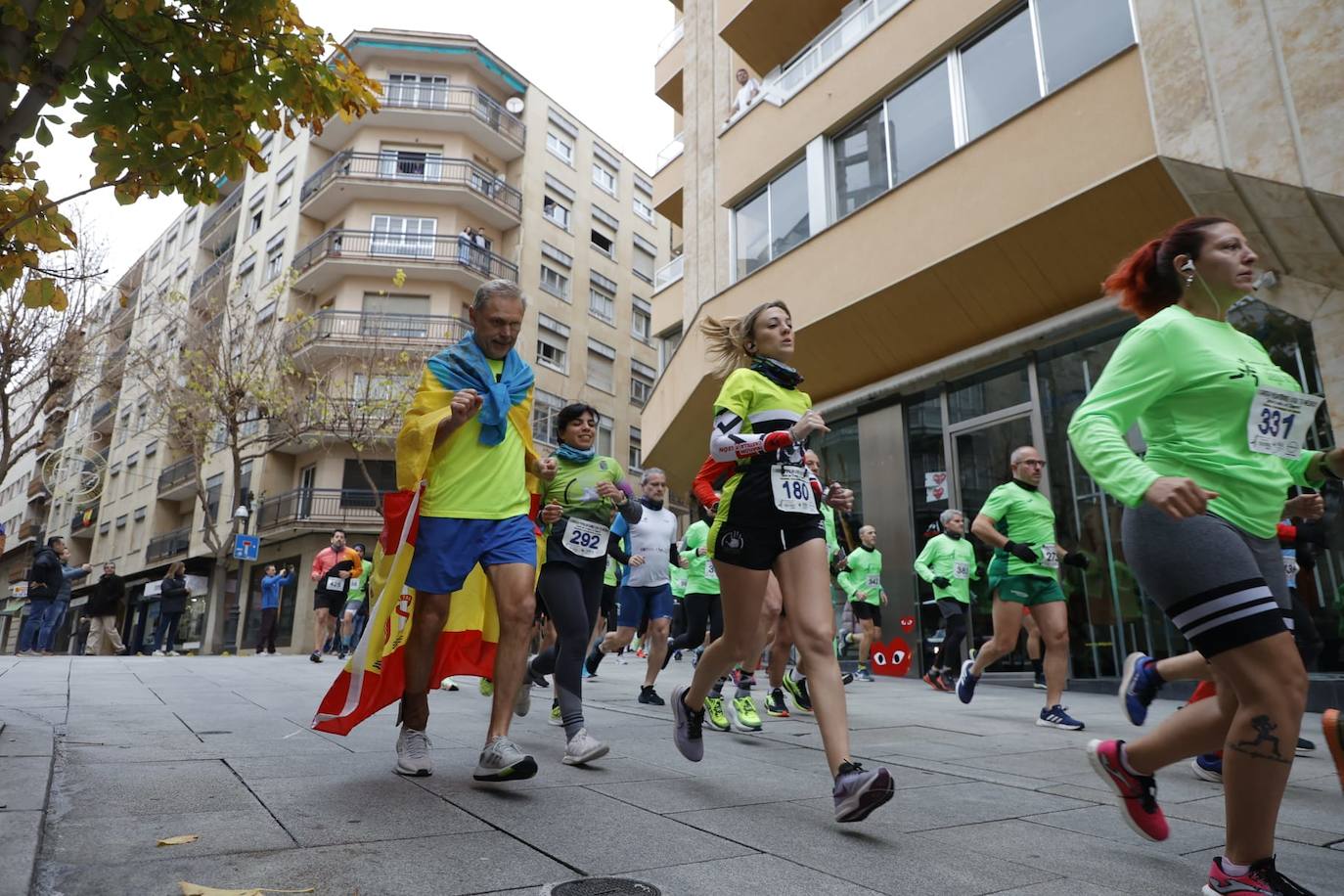 Ambientazo en las calles con la V Carrera Popular &#039;Corre con tu médico&#039;