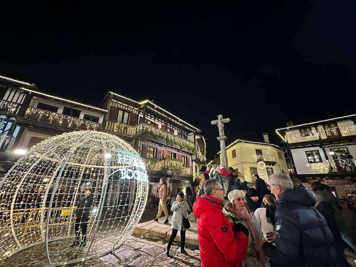 Esta es la esperada iluminación navideña de La Alberca