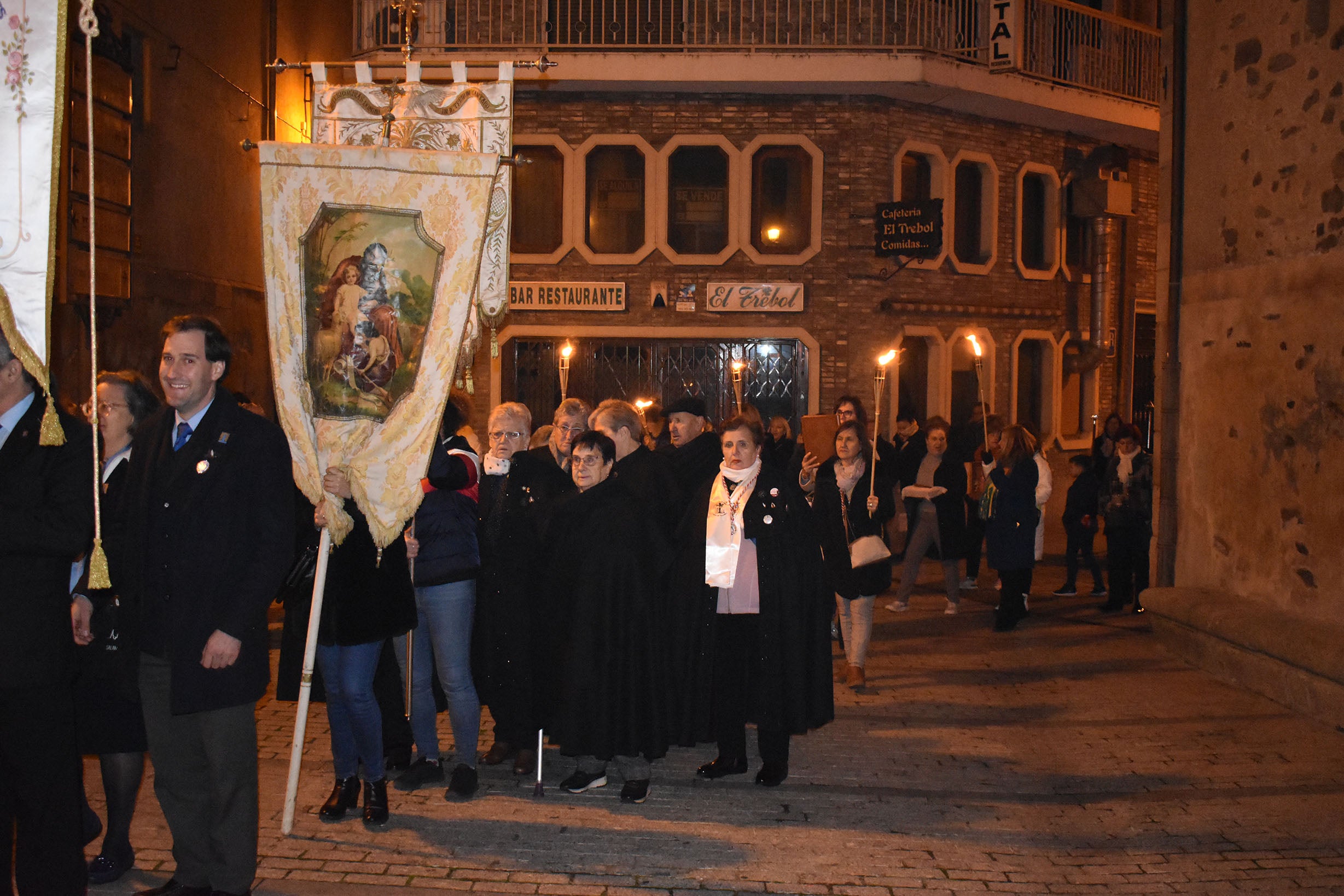 La patrona de los modistas brilla en Alba de Tormes