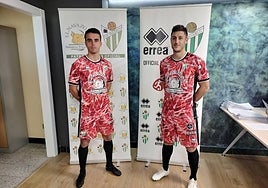 Diego y Toti lucen la nueva versión de la «jamoneta».