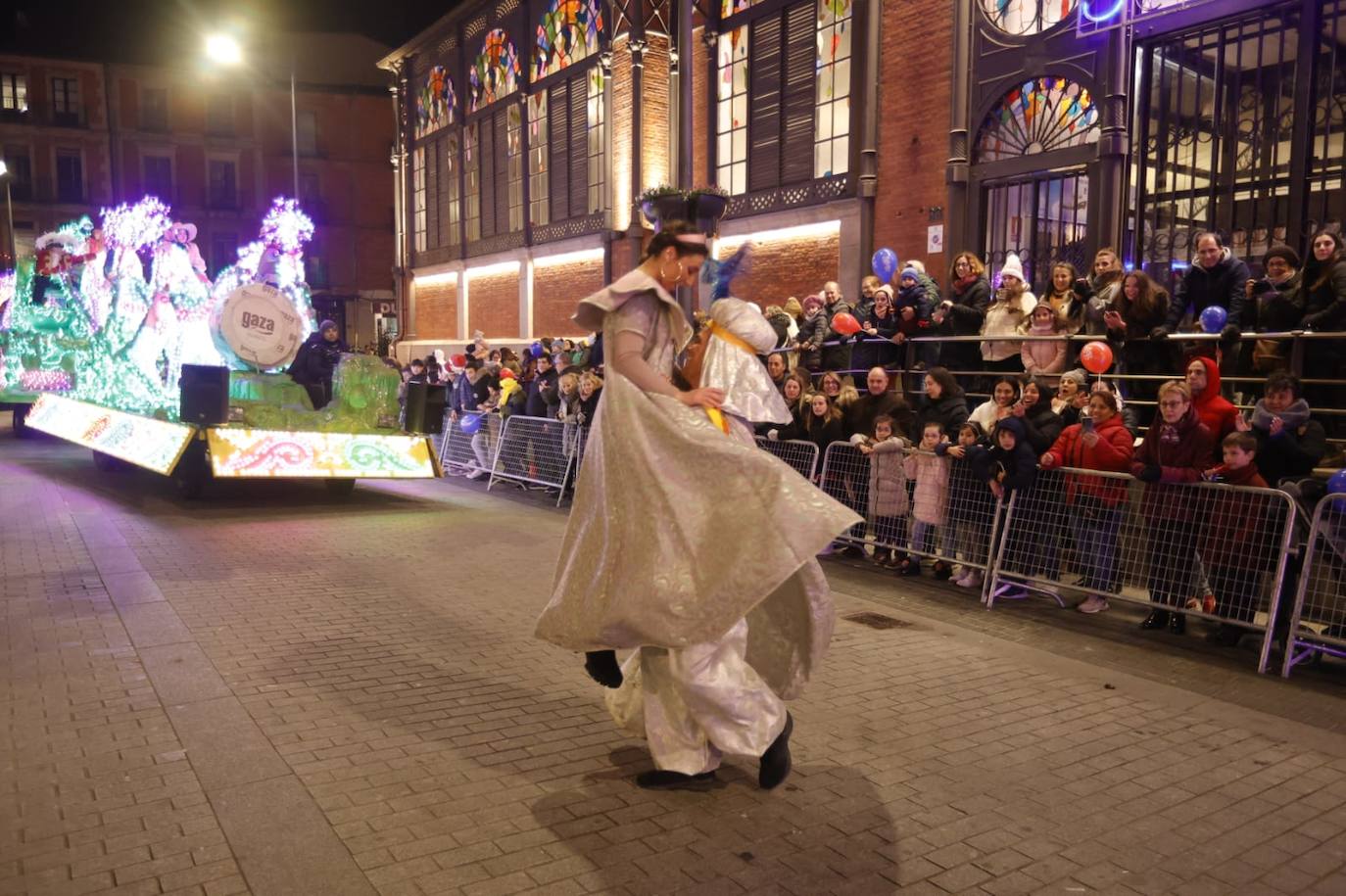 25.000 asistentes acudieron a ver la espectacular Cabalgata de Papá Noel