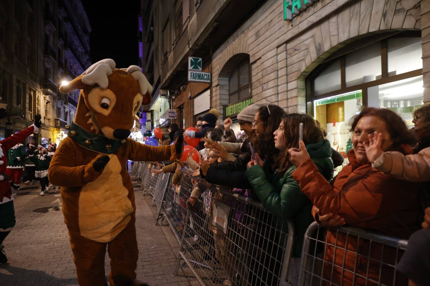 25.000 asistentes acudieron a ver la espectacular Cabalgata de Papá Noel