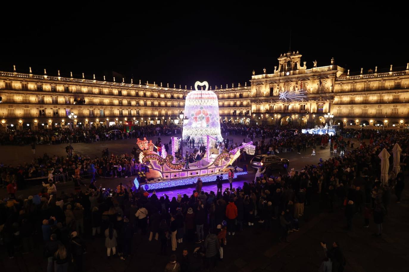 25.000 asistentes acudieron a ver la espectacular Cabalgata de Papá Noel
