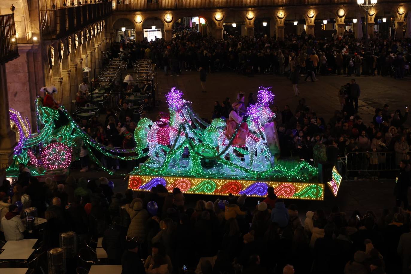 25.000 asistentes acudieron a ver la espectacular Cabalgata de Papá Noel