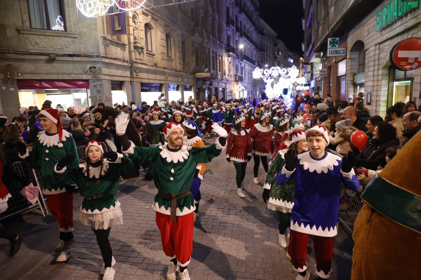 25.000 asistentes acudieron a ver la espectacular Cabalgata de Papá Noel