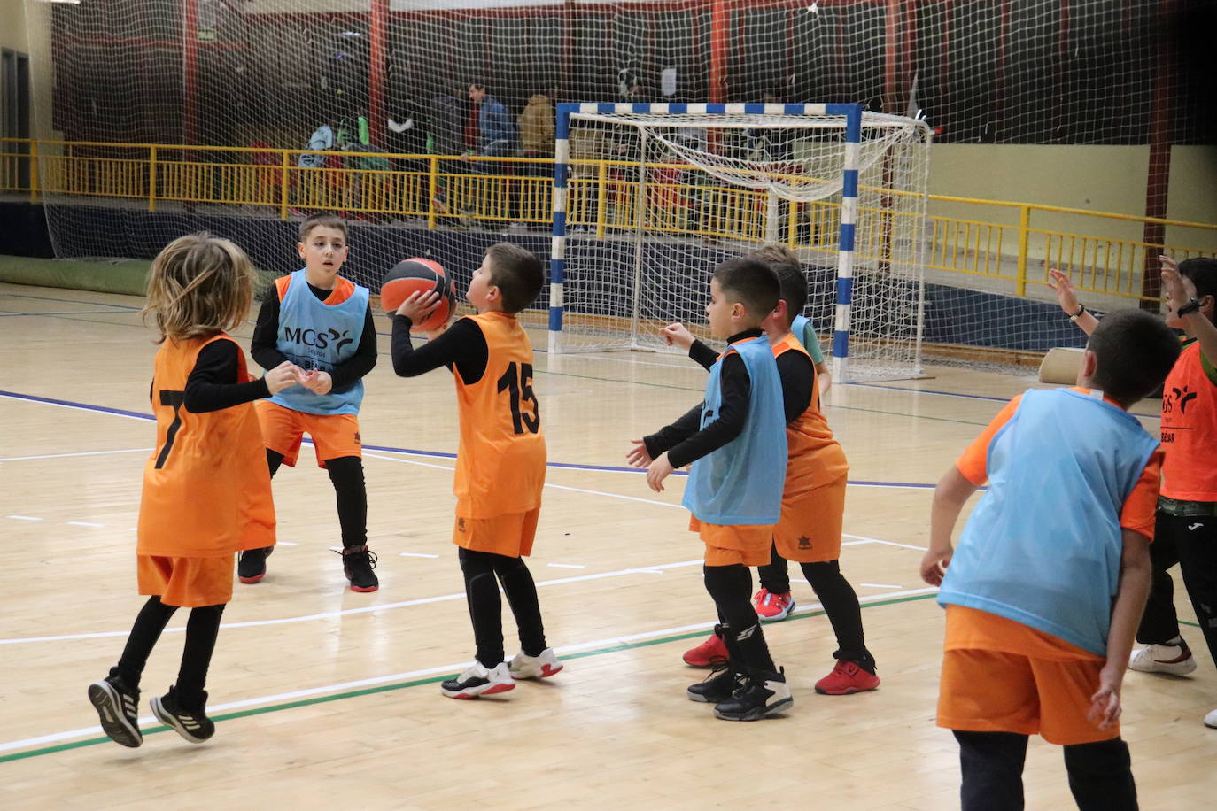 Béjar se vuelca con la gala deportivo-benéfica: 1.500 kilos de alimentos, productos de higiene y limpieza