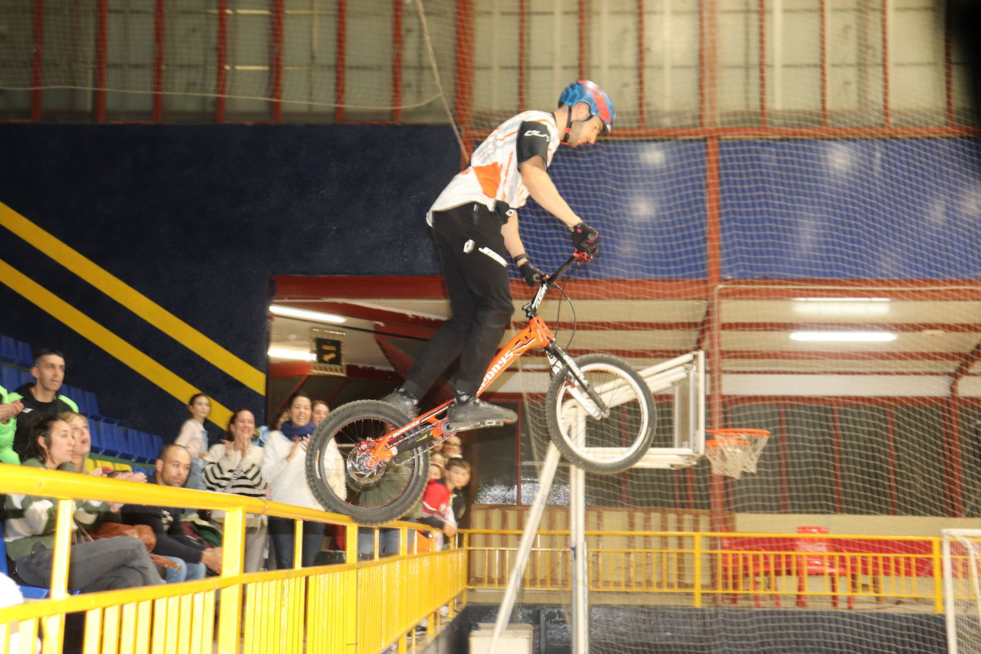 Béjar se vuelca con la gala deportivo-benéfica: 1.500 kilos de alimentos, productos de higiene y limpieza