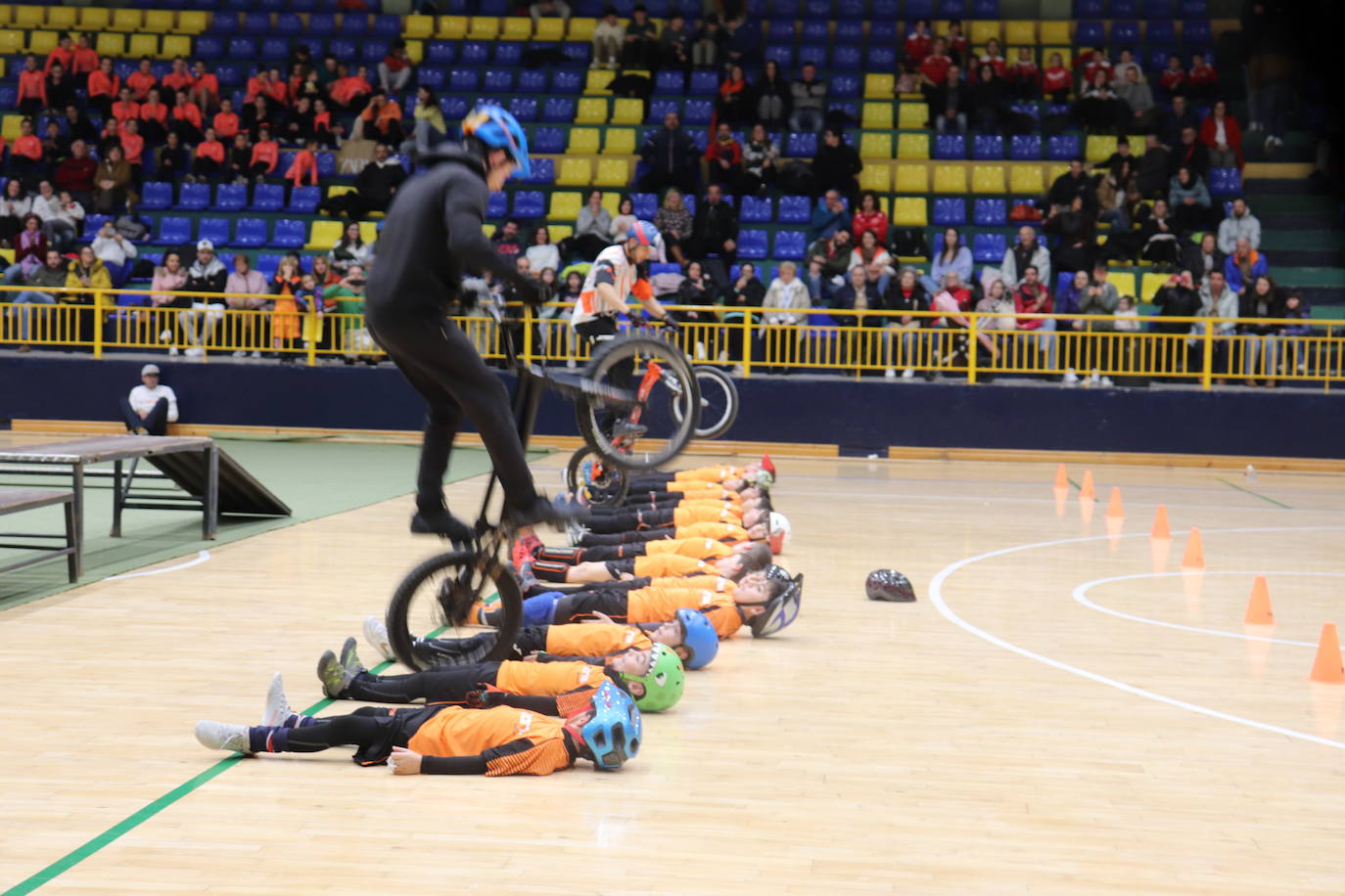 Béjar se vuelca con la gala deportivo-benéfica: 1.500 kilos de alimentos, productos de higiene y limpieza
