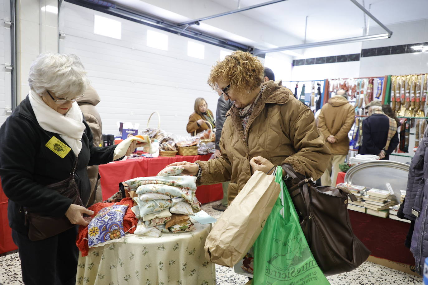 El Mercadillo de los Pobres, fiel a su cita con la solidaridad