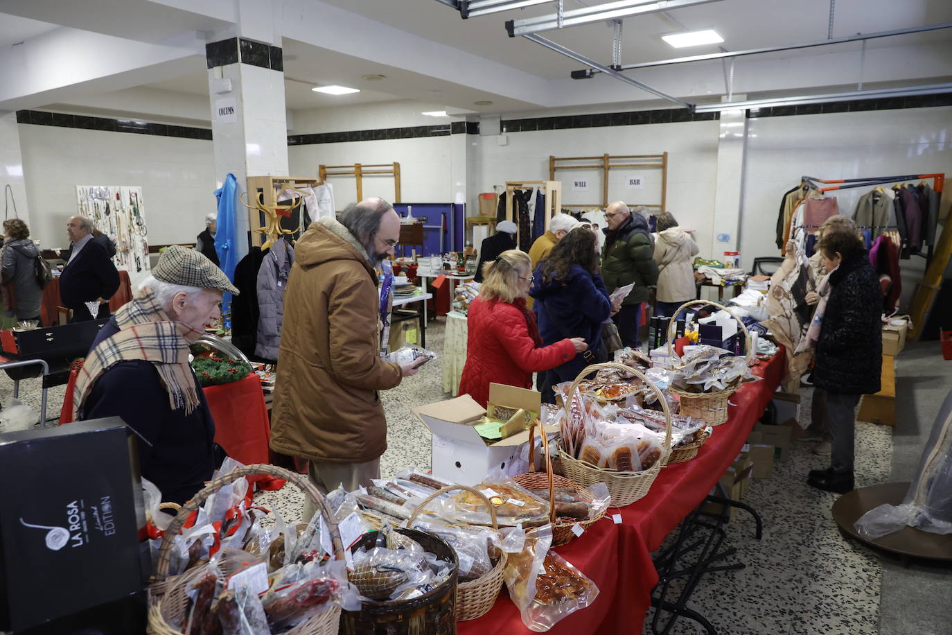 El Mercadillo de los Pobres, fiel a su cita con la solidaridad
