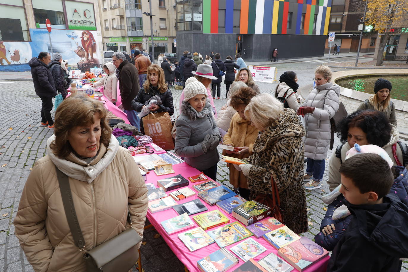 El barrio del Oeste rescata el espíritu del trueque