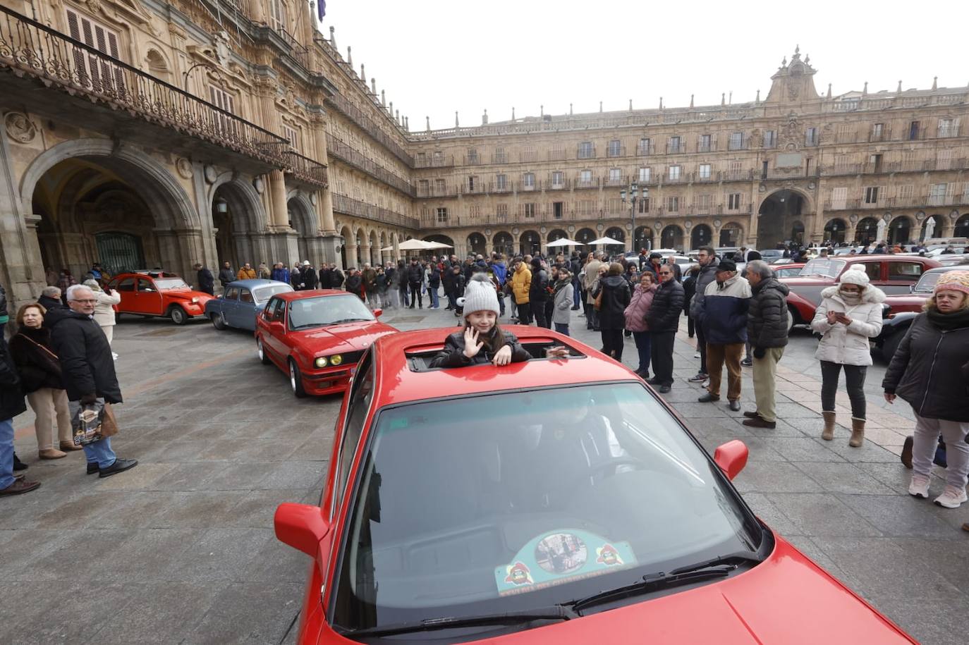 Gran exhibición automovilística y cargada de solidaridad en el Día del Guardia Urbano