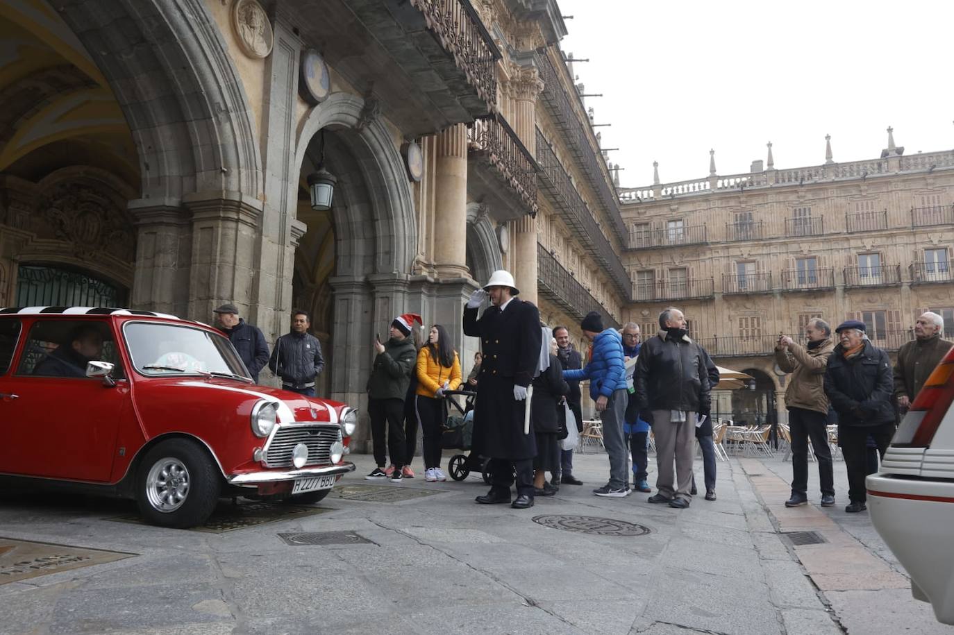 Gran exhibición automovilística y cargada de solidaridad en el Día del Guardia Urbano