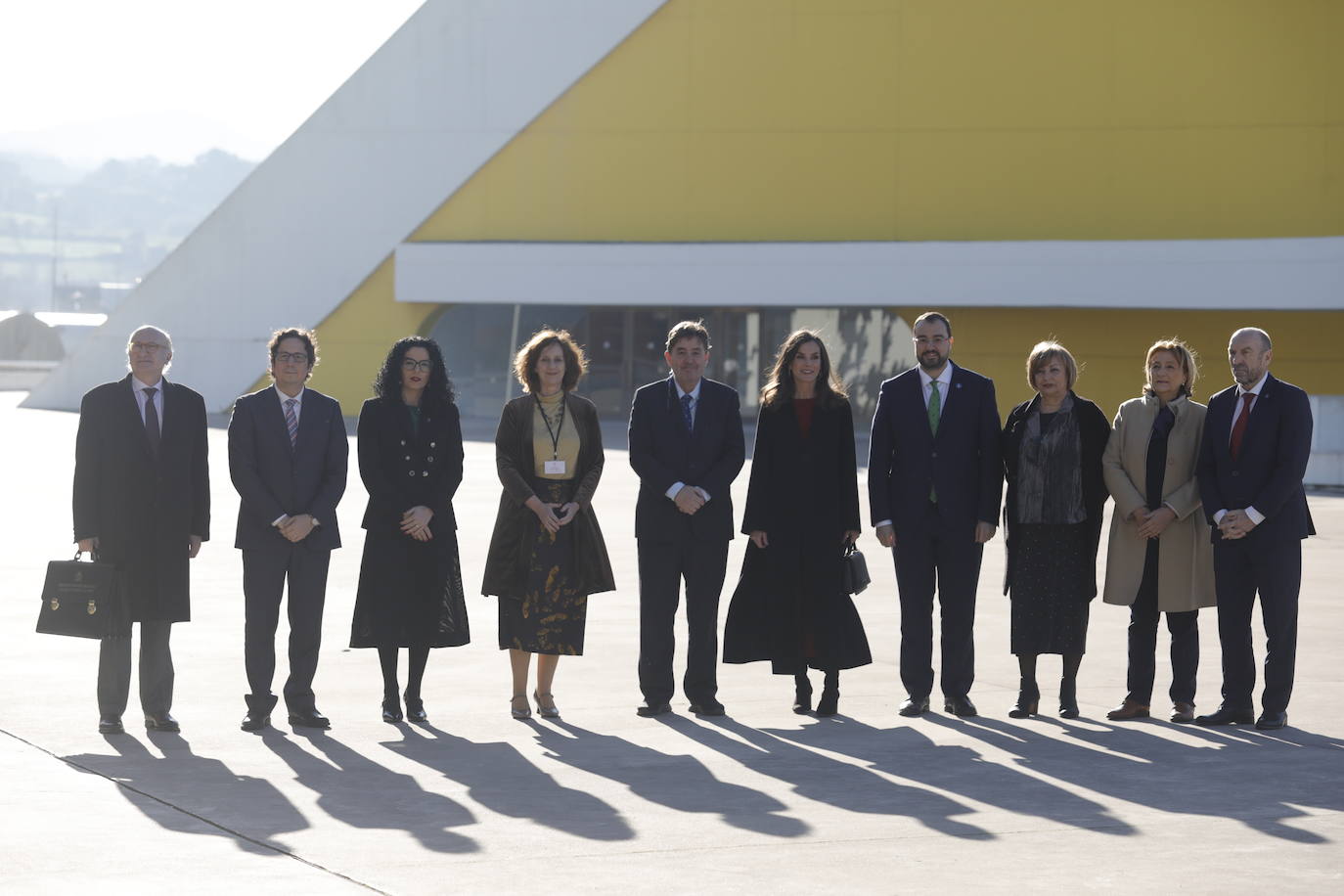 El arriesgado y comentado look de la Reina Letizia antes de Navidad