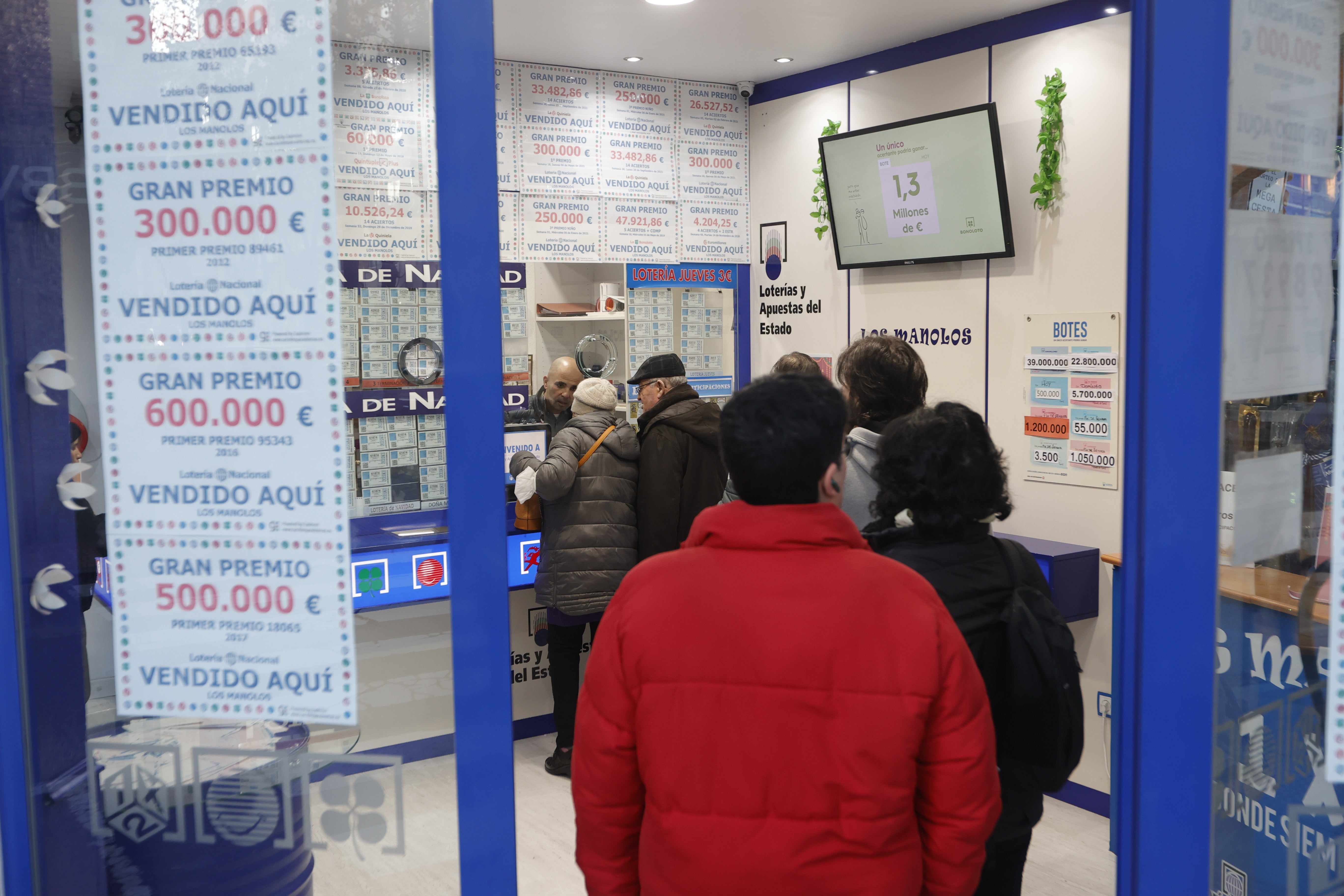 Grandes colas en el último día antes del Sorteo de Navidad