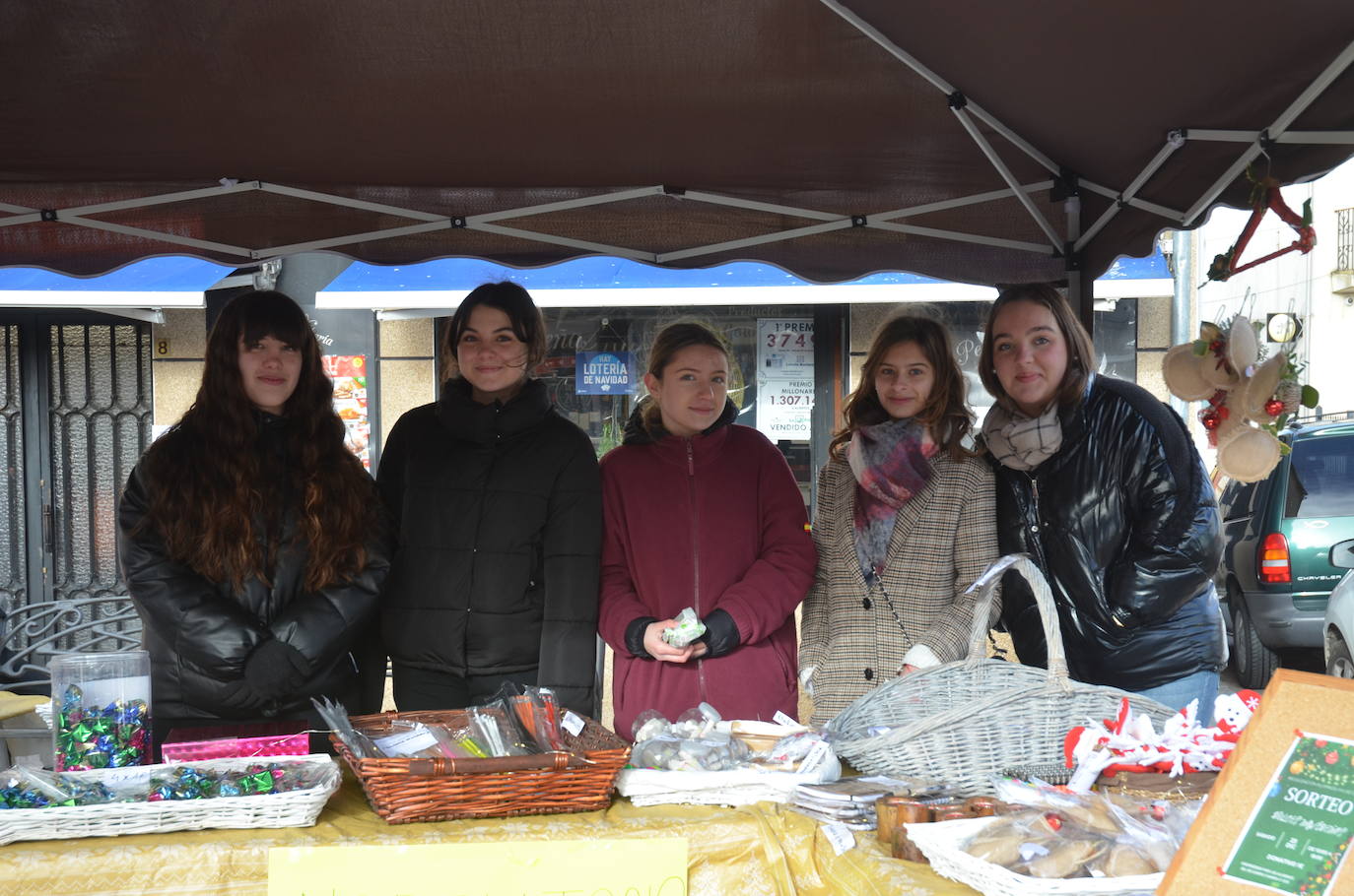 La Fuente de San Esteban celebra su primer mercado navideño