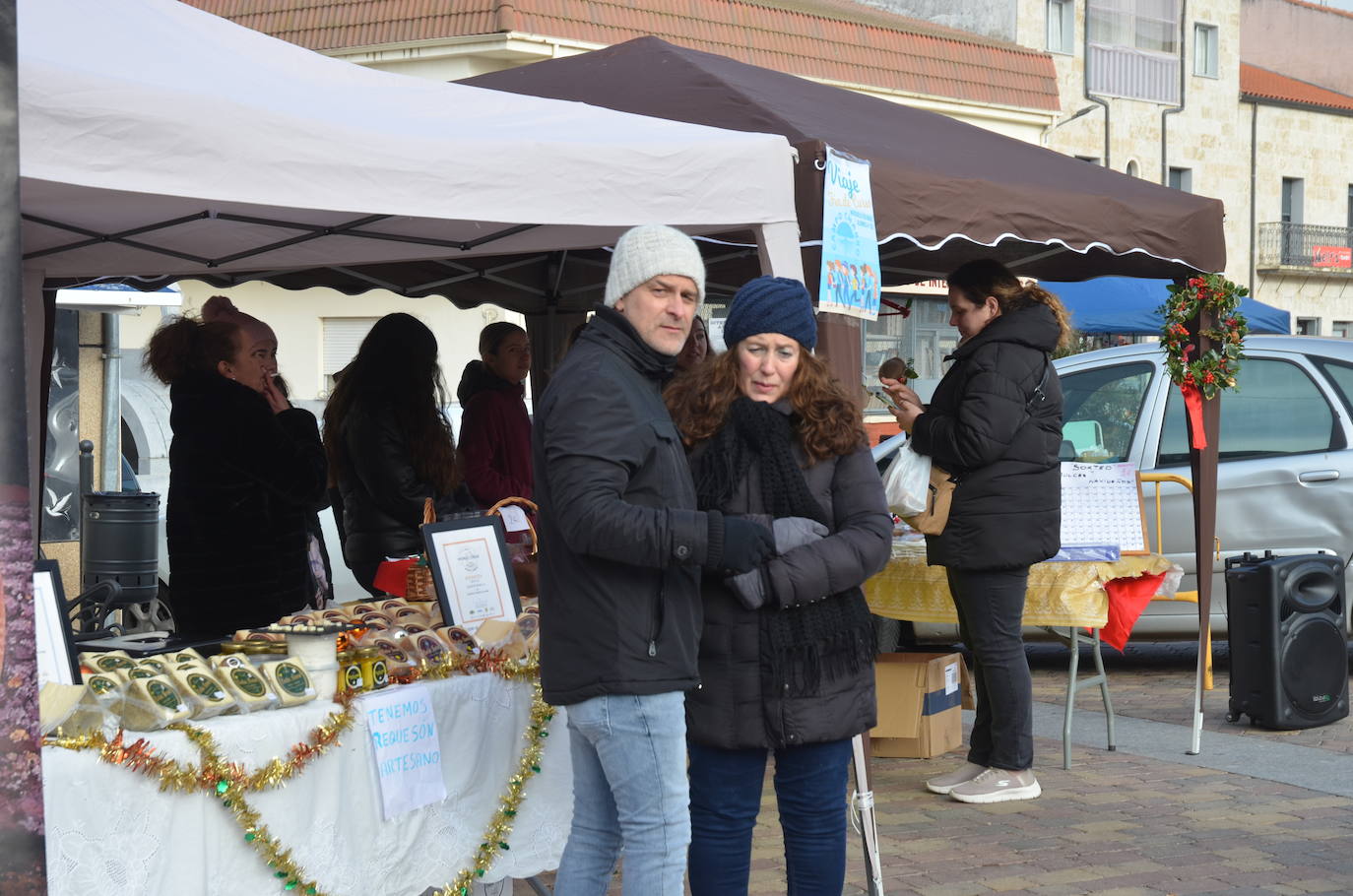 La Fuente de San Esteban celebra su primer mercado navideño