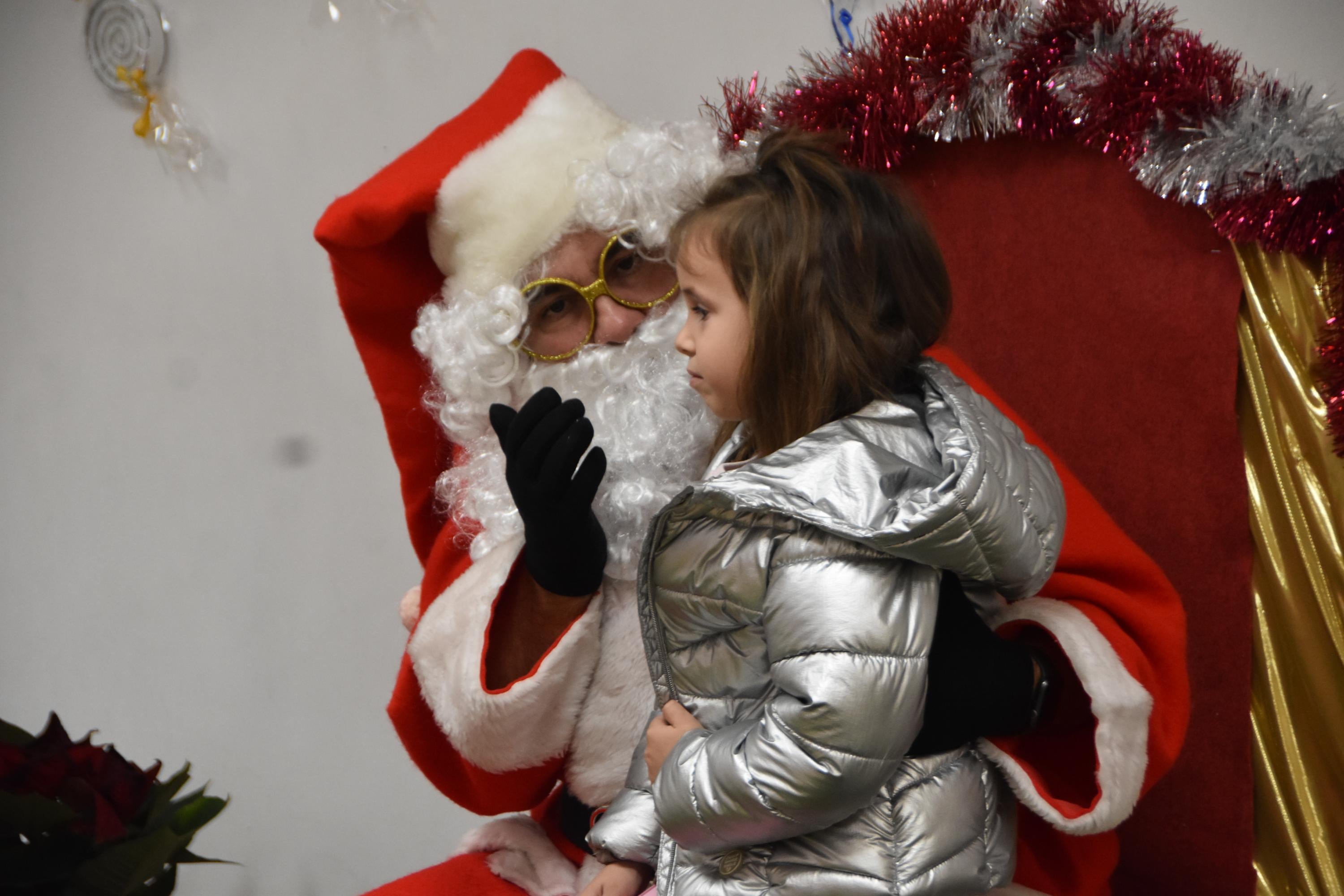 Hinchables y visita de Papá Noel para los niños de Villamayor