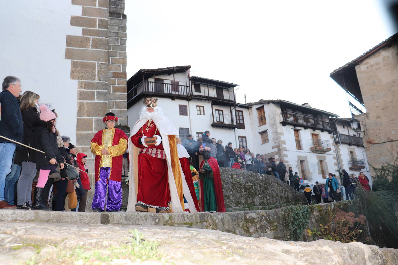La Cuesta de la Romana de Candelario alumbra el nacimiento del Niño Jesús