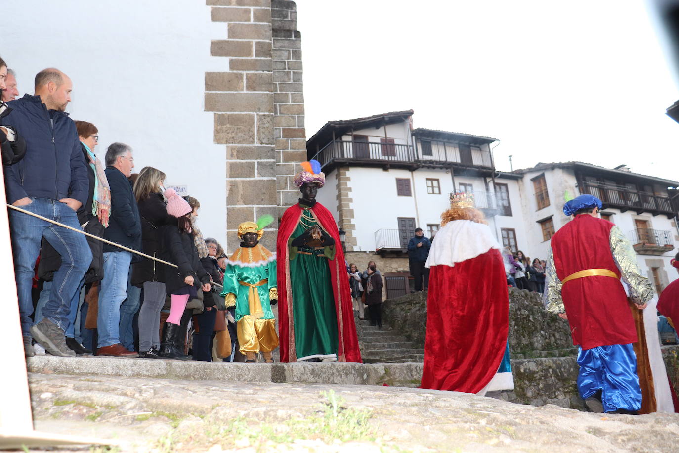 La Cuesta de la Romana de Candelario alumbra el nacimiento del Niño Jesús