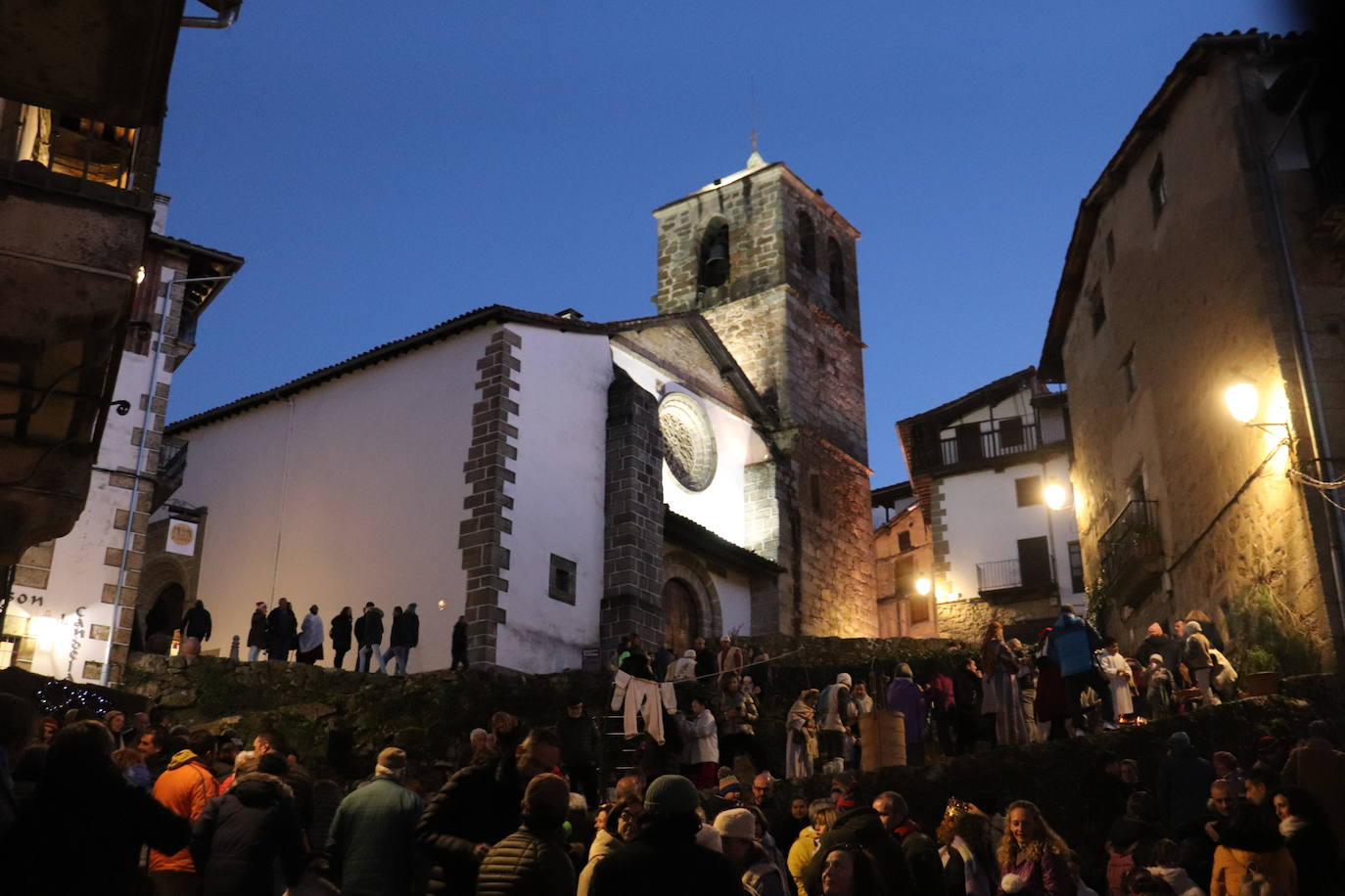 La Cuesta de la Romana de Candelario alumbra el nacimiento del Niño Jesús