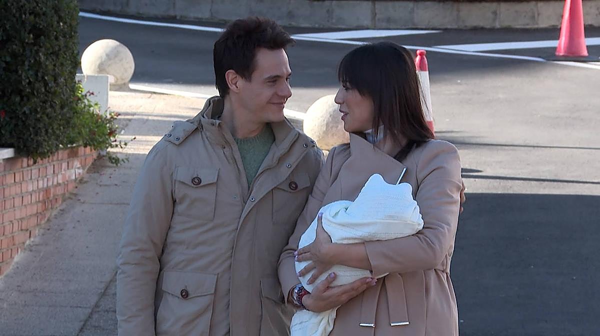 Christian Gálvez y Patricia Pardo presentan a su primer hijo en común