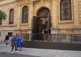 Entrada a la delegación de la Agencia Tributaria de Salamanca.