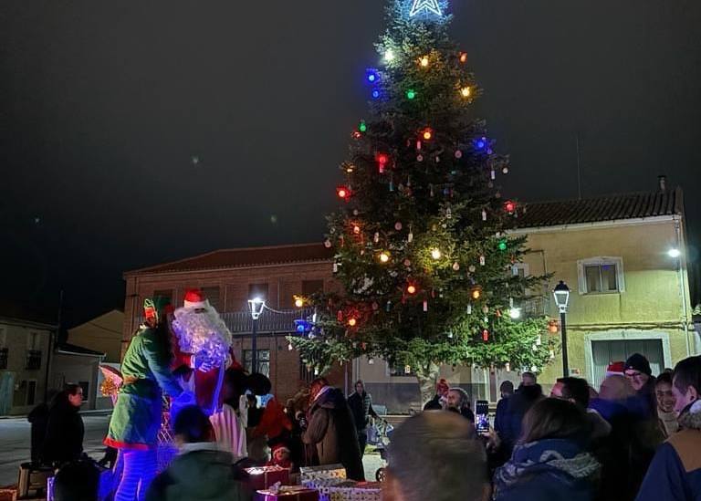 Papá Noel recorrió las calles de Palaciosrubios