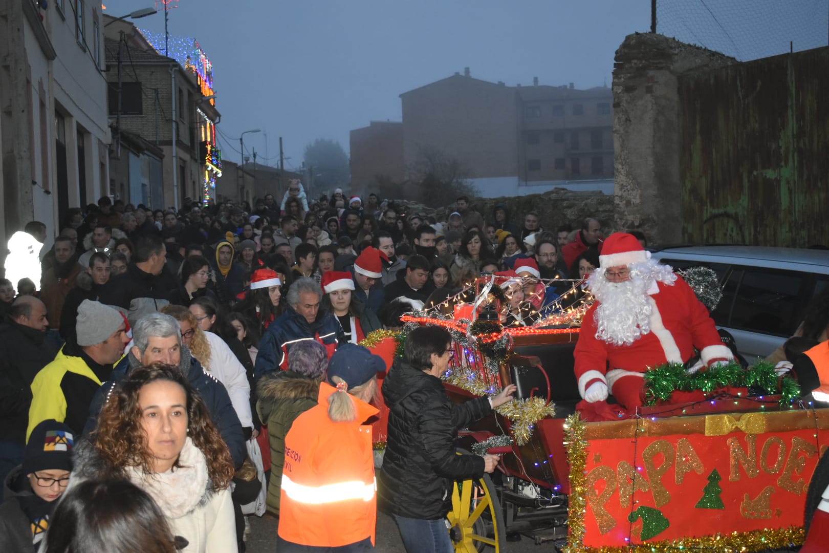 Alba sale a la calle con la cabalgata de Santa Claus