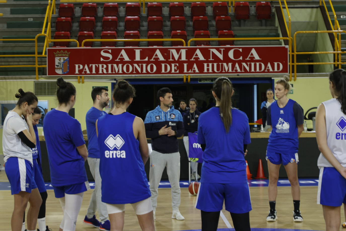 Hatar exhibe sus 2,08 en su primer entrenamiento con Avenida