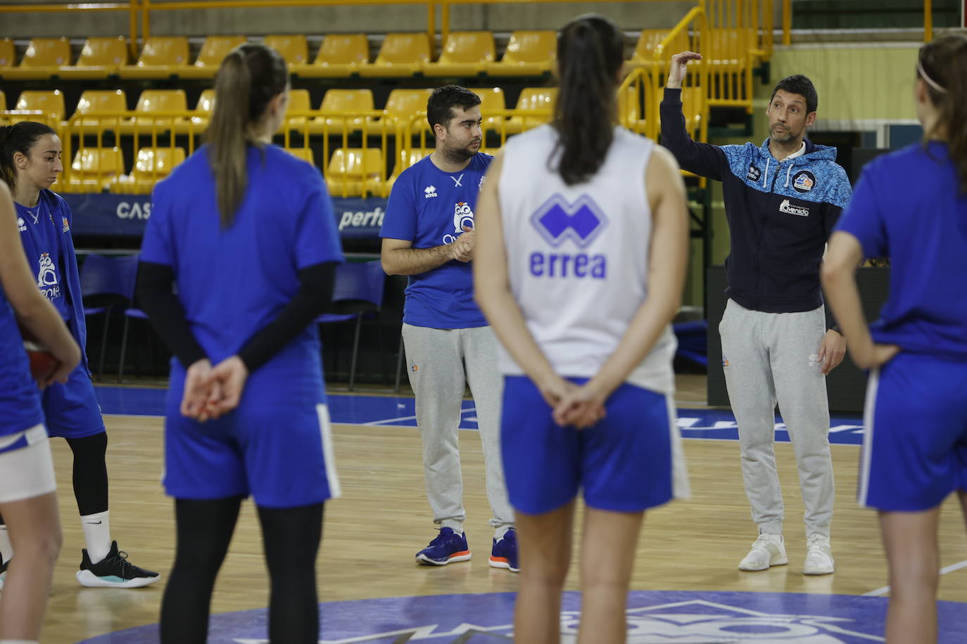 Hatar exhibe sus 2,08 en su primer entrenamiento con Avenida