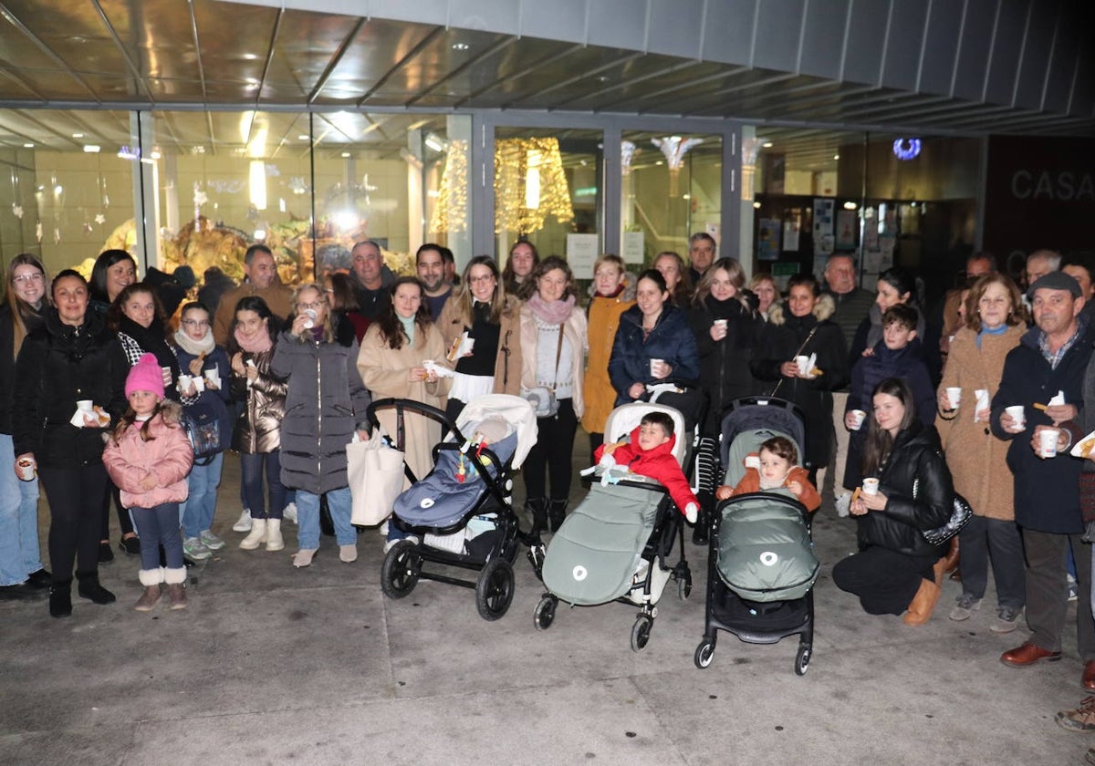 Guijuelo muestra su lado más solidario con la chocolatada de la Plaza Mayor