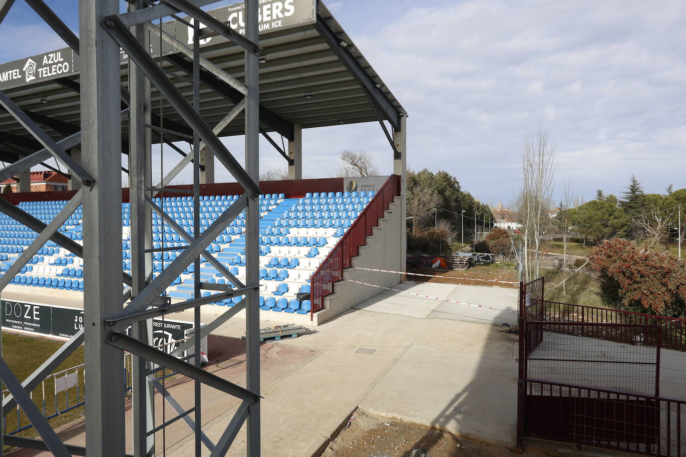 Unionistas comienza a instalar las gradas supletorias para recibir al Villarreal