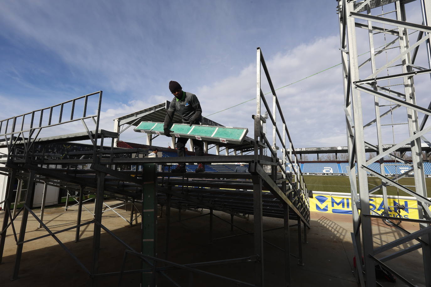 Unionistas comienza a instalar las gradas supletorias para recibir al Villarreal