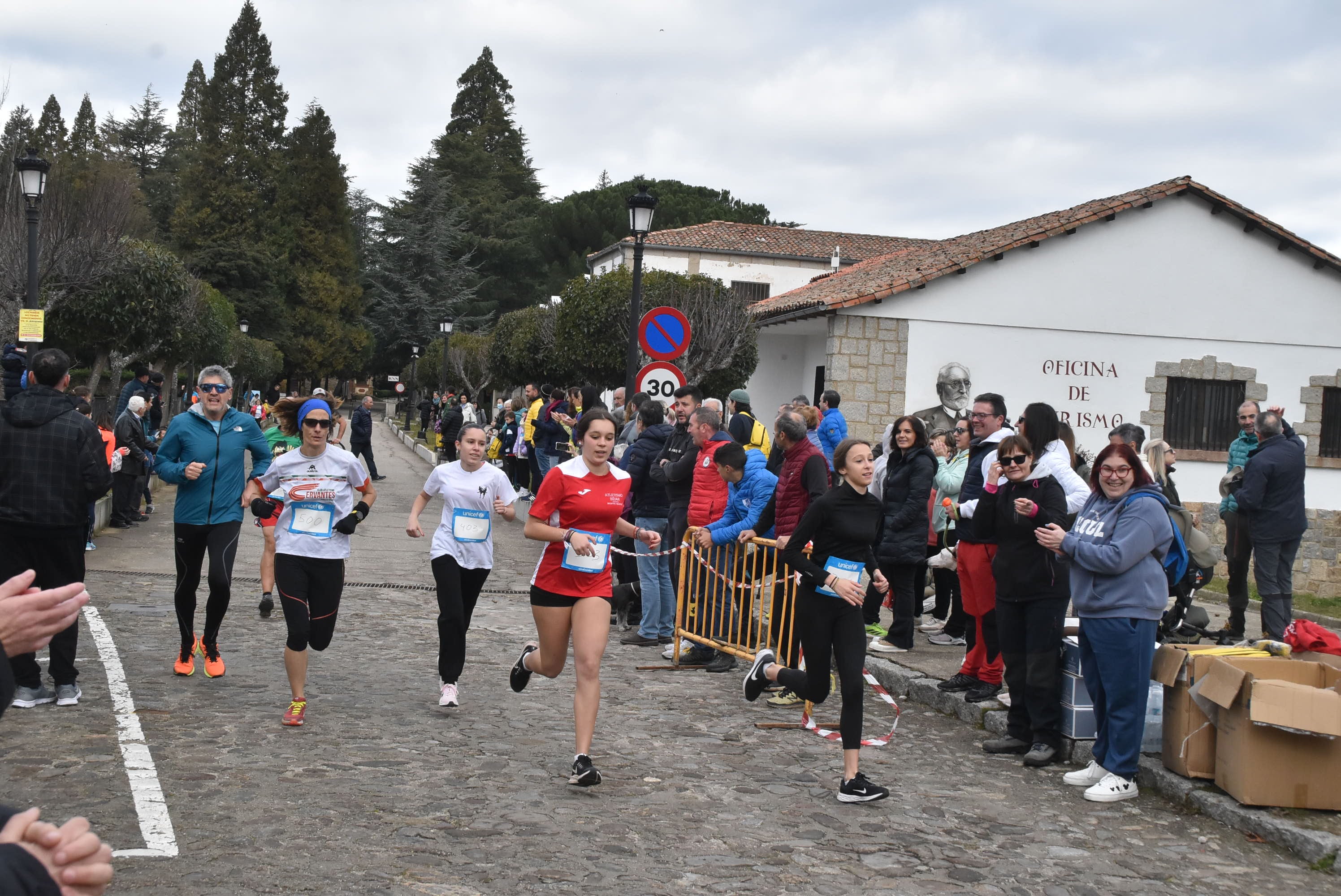 Juan Luis Gómez y Casti García ganan la San Silvestre de Candelario