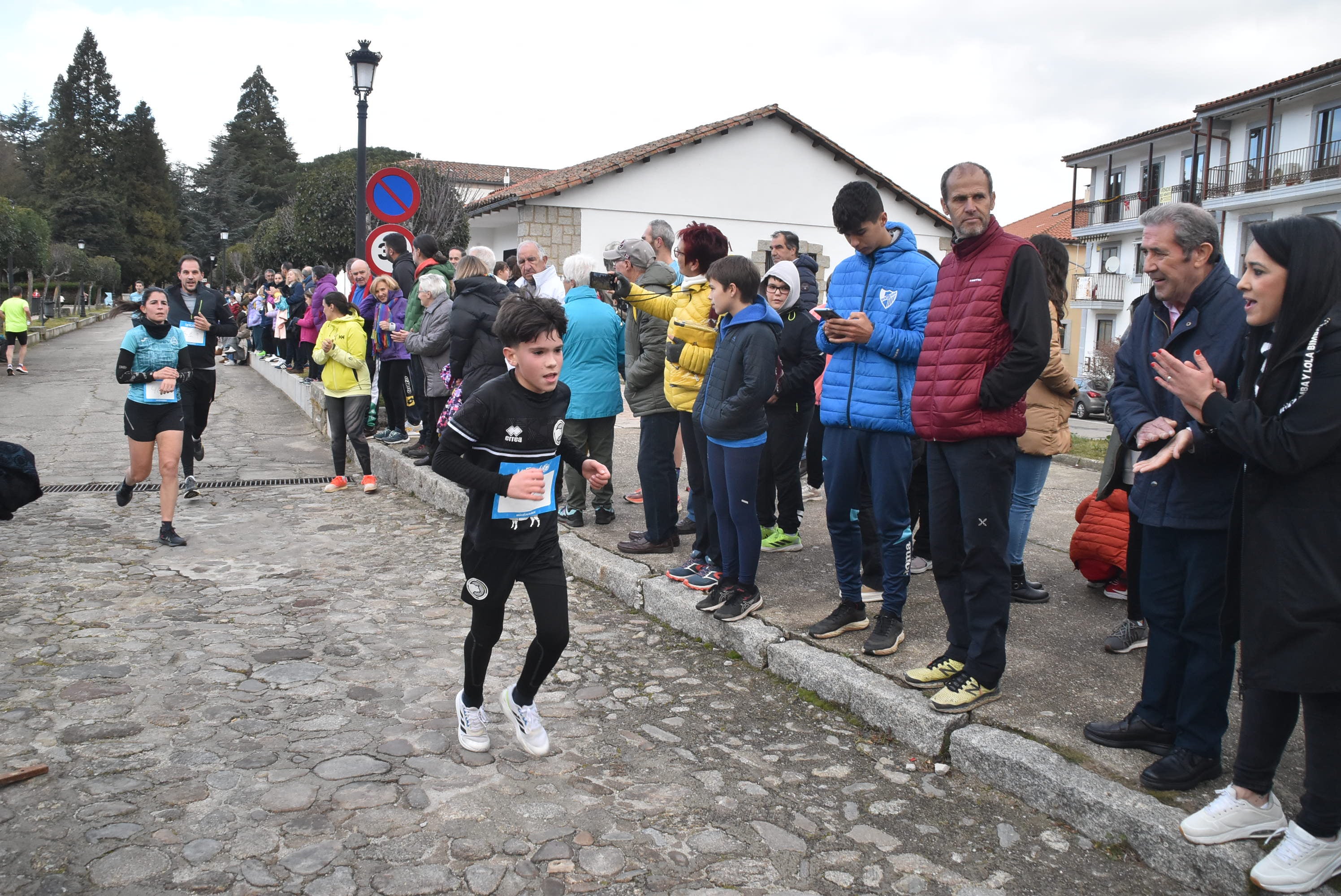 Juan Luis Gómez y Casti García ganan la San Silvestre de Candelario