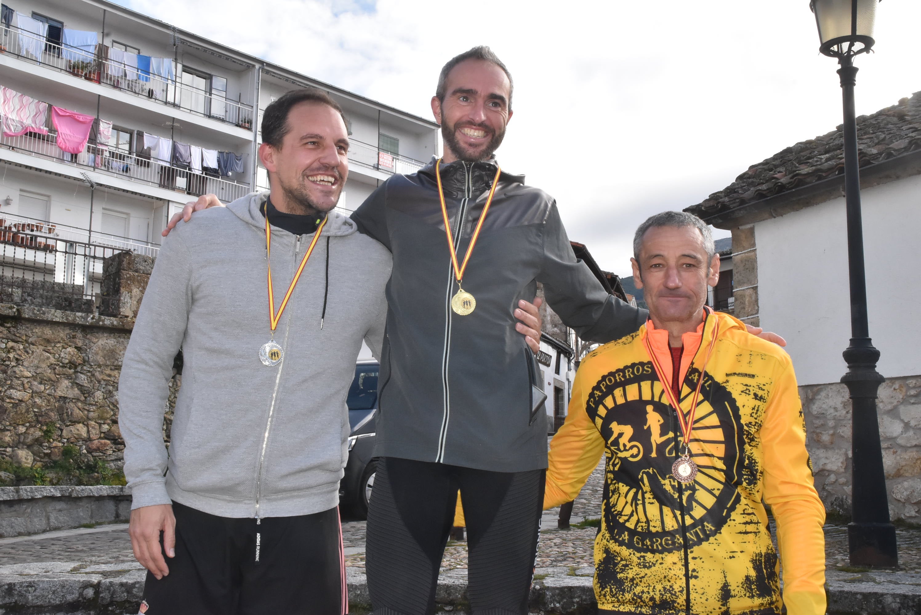 Juan Luis Gómez y Casti García ganan la San Silvestre de Candelario