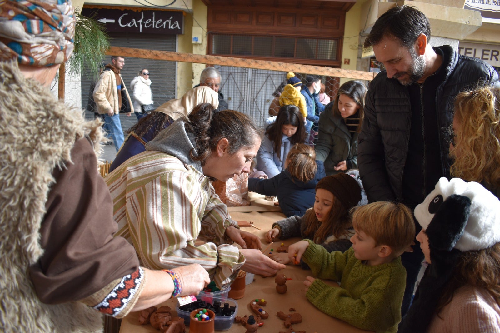 La Plaza Mayor de Alba de Tormes convertida en Belén después de más de quince años