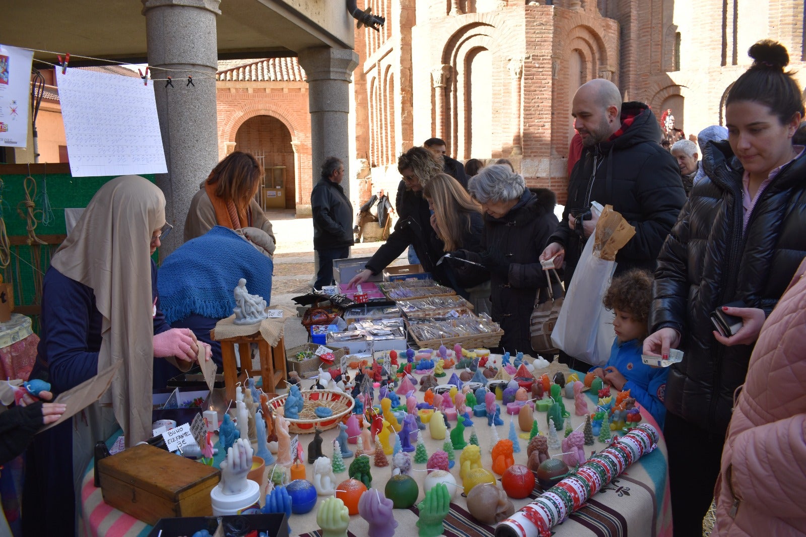 La Plaza Mayor de Alba de Tormes convertida en Belén después de más de quince años