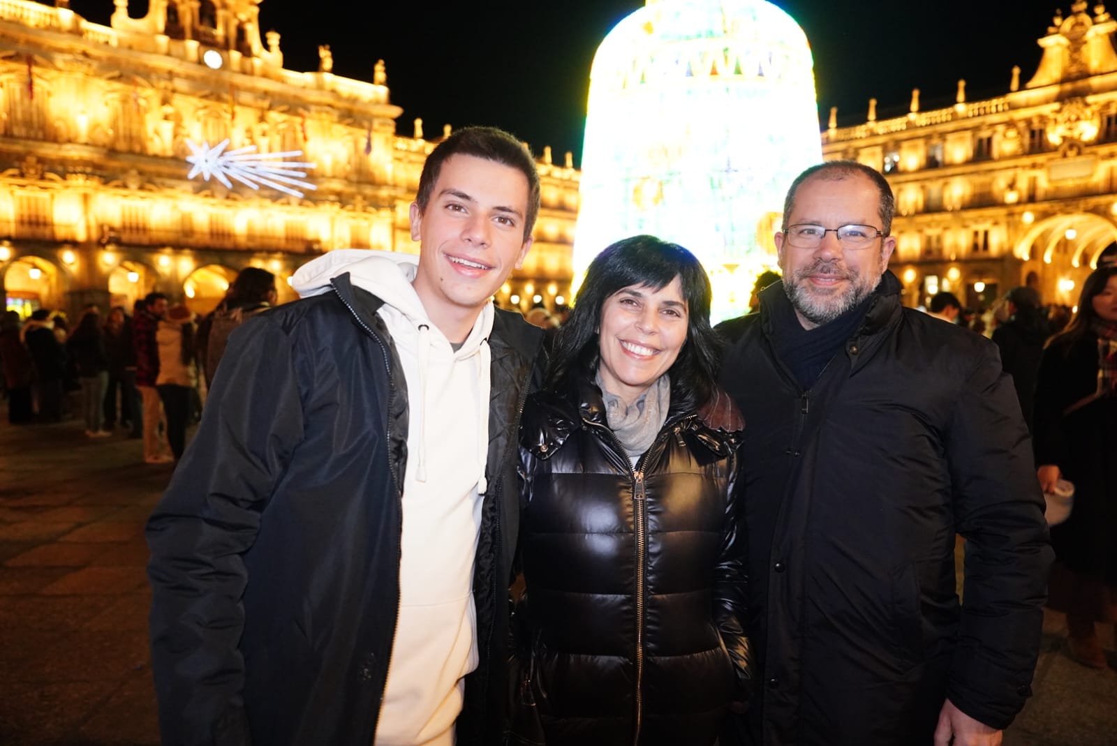 La Plaza Mayor de Salamanca se llena para dar la bienvenida a 2024