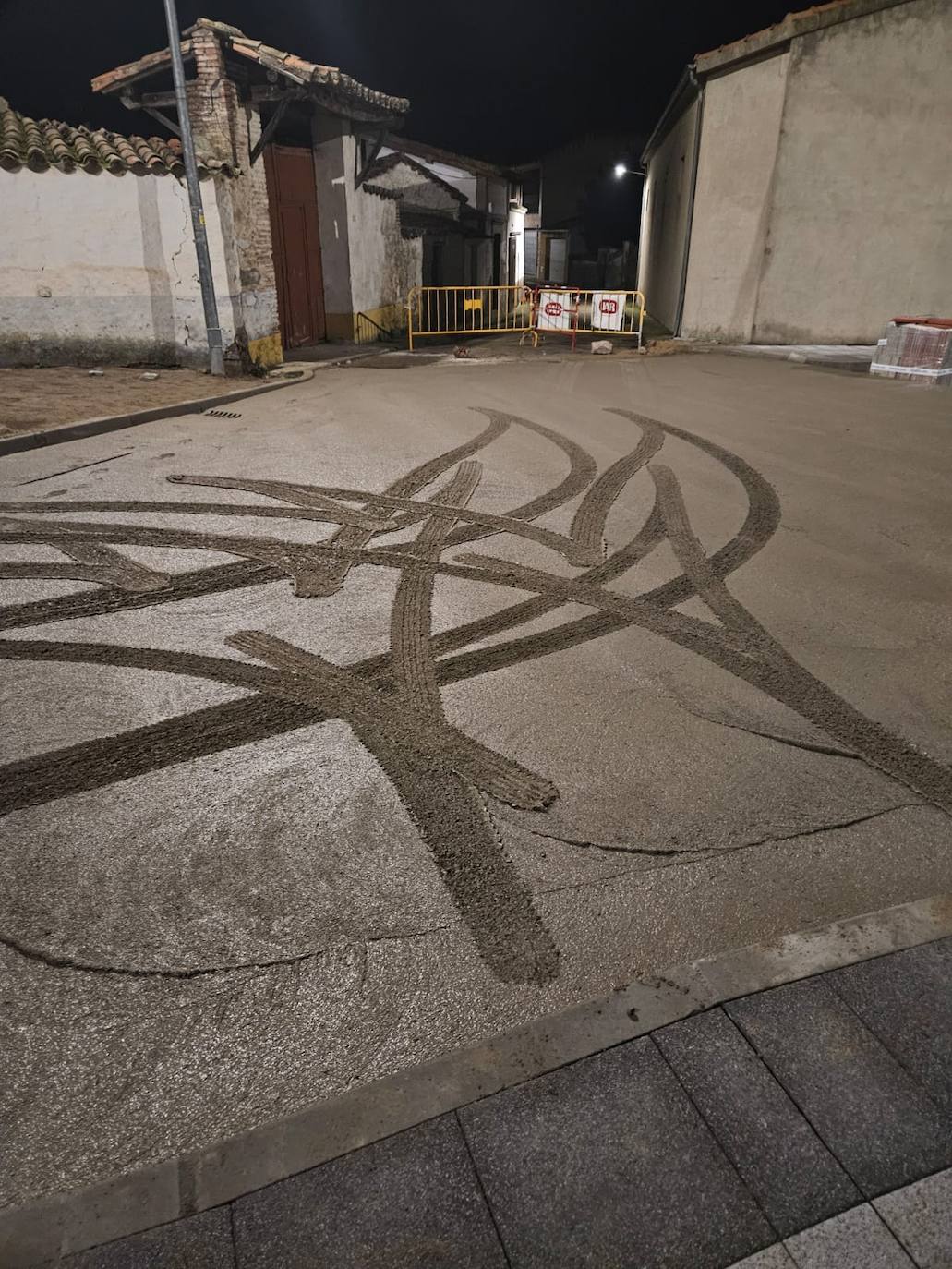 Vandalismo motorizado en La Fuente de San Esteban