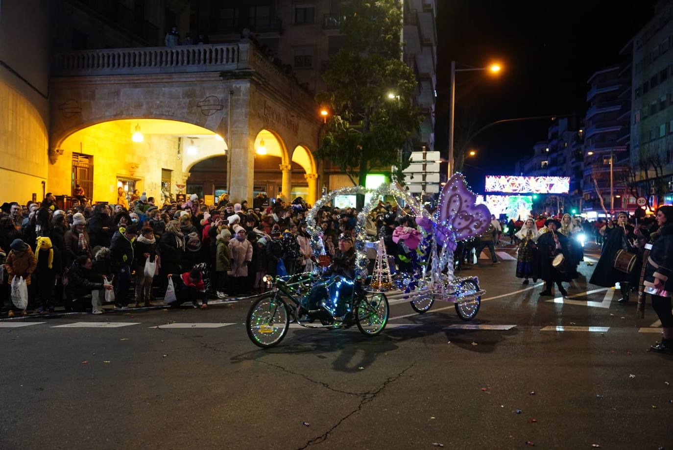 Los Reyes Magos reclaman la paz desde la Plaza Mayor de Salamanca