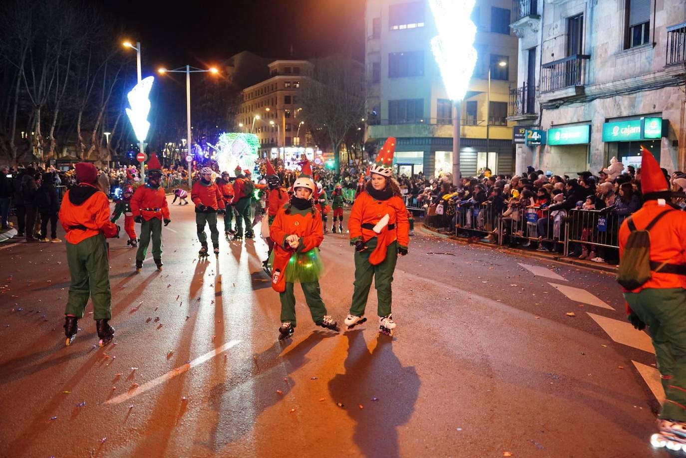 Los Reyes Magos reclaman la paz desde la Plaza Mayor de Salamanca