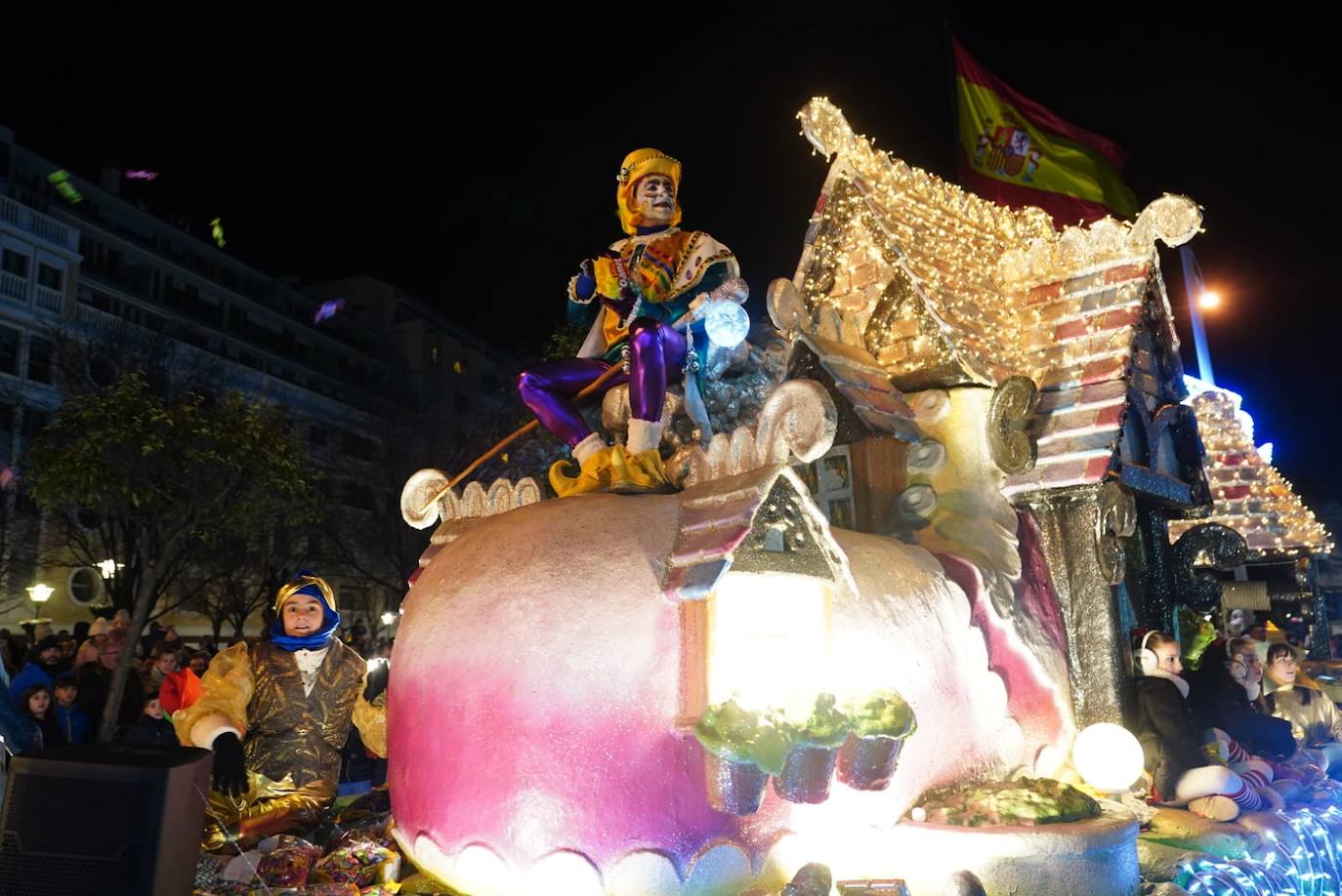 Los Reyes Magos reclaman la paz desde la Plaza Mayor de Salamanca