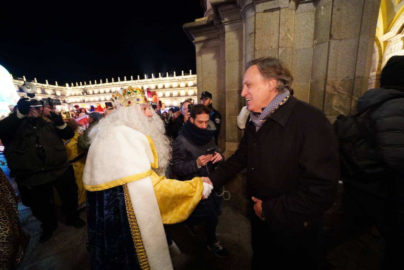 Los Reyes Magos reclaman la paz desde la Plaza Mayor de Salamanca