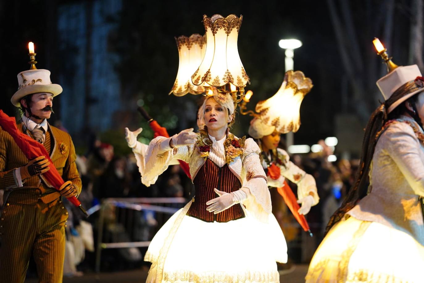 Los Reyes Magos reclaman la paz desde la Plaza Mayor de Salamanca