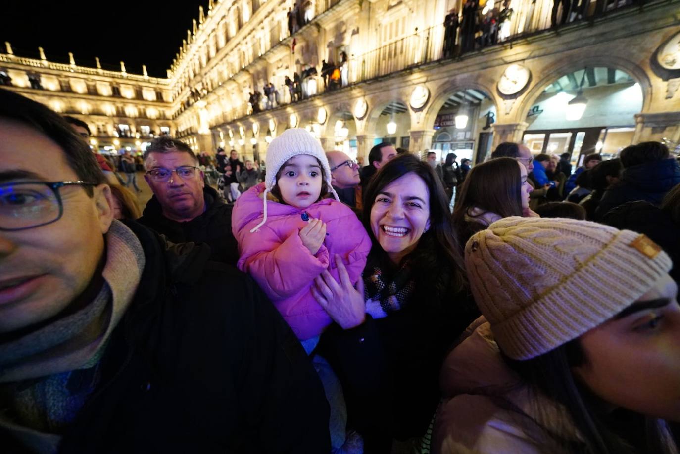 Los Reyes Magos reclaman la paz desde la Plaza Mayor de Salamanca